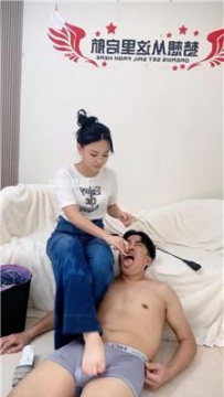 【调教视频】【甜甜】拖鞋蹂躏踩奴才 JS250825-27