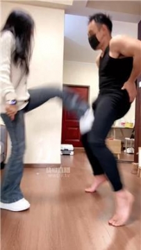 【调教视频】【海绵大大】小白鞋连环重度踢裆 bf60282