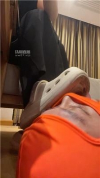 【调教视频】【玥野兔】原味黑棉袜气味辱 JS250607-35