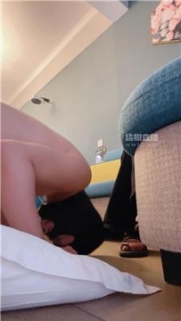 【调教视频】【小凤梨】双S-纹身小主脏鞋白袜辱【双视角版】JS250730-28