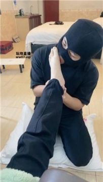 【调教视频】【小凤梨】藤条狂抽-玉足狂舔 JS250330-34
