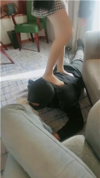 【调教视频】【咩祖】带素人入圈-双S-踩踏舔脚-白袜塞嘴 bf50806