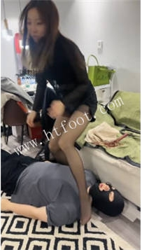ZB627 Jenn情侣】调教骚猪36分钟