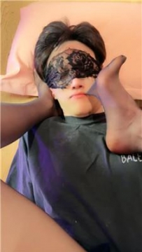 【调教视频】 【狸狸】长靴黑丝踩踏-清理脏鞋底 bf52531