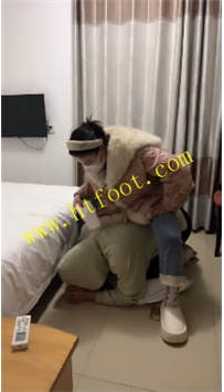 TL37972 师姐】素人开发网友见面开始调教31分钟