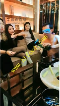 TL26058 成都鱼鱼】三姐妹KTV玩狗40分钟