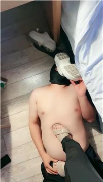 【调教视频】【诗恩】平底鞋全体重踩踏 JS250720-22