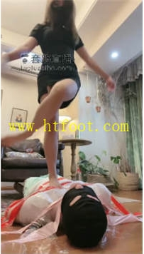 TL31719 悠悠】综合调教46分钟