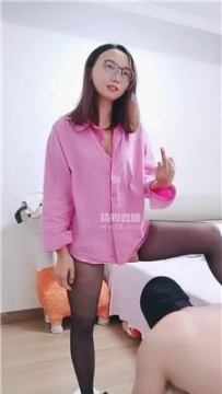 【调教视频】【阿雅】寂寞少妇的脚下奴 JS250822-36