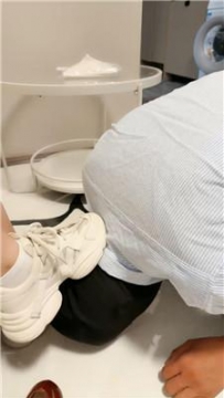 【调教视频】【优优】小白鞋白棉袜清理舔 JS250930-1