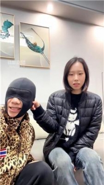 【调教视频】【Jony Z】素人S-白袜脚跳踩 JS251124-31