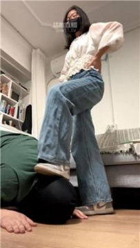 【调教视频】【可可公主】辨味游戏-圣水泡饭脚喂 JS260202-23