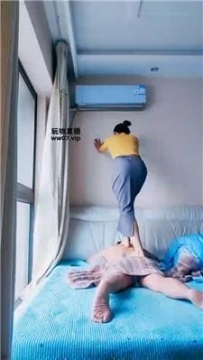 【调教视频】【润少妇】玉足踩踏废物狗 JS250517-3