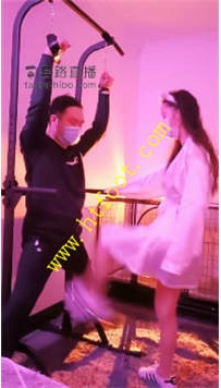 TL26459 九九女王】偷看美女洗澡被绑起来打16分钟