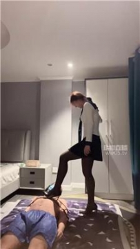 【调教视频】【黄岛】黑丝脚踩虐老狗 JS251109-22