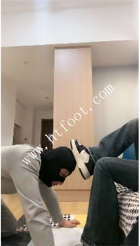 TL45959 不期而遇】白棉袜-美臀踩踏32分钟