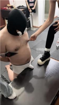 【调教视频】【Da猫】闻着素人的脚丫犯贱【双视角版】 JS250909-31