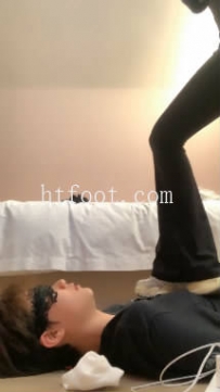 ZB8848 苏明玥】老爹鞋踩踏-白棉袜脚下喂食60分钟