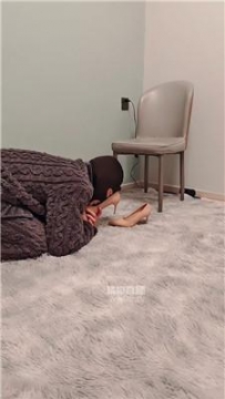 【调教视频】【闪闪】女医生黑丝脚羞辱 JS251119-40