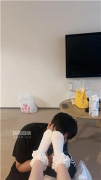 【调教视频】【幼斯酱葱】洛丽塔S-公主白袜羞辱哥哥 bf56438