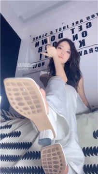 【第一视角】【倪小主】除臭清理脚皮    250718-18