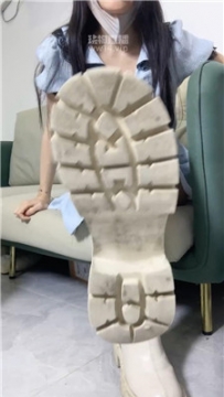 【第一视角】【可可】贱狗进来舔脚    250914-8