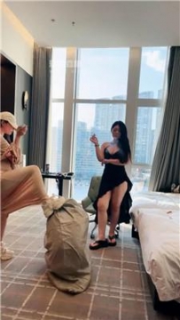 【调教视频】【黛樱】双S-暴力虐打麻包袋狗【双视角版】 JS250823-11