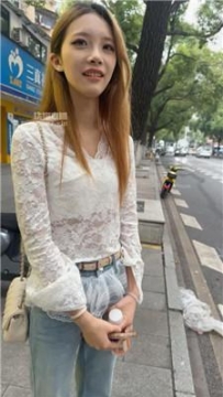 【调教视频】【素人挖掘机】小姐姐脏鞋白袜车内调 JS250525-32