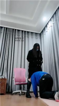 【调教视频】【拽拽】长靴捂原味白袜虐狗 JS250103-28
