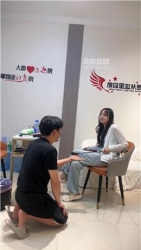 【调教视频】【刘二狗】做美甲小妹的狗 bf57312