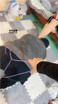 【调教视频】【Wh情侣】双S-丝袜美腿踩/拴狗链/坐脸窒息【双视角版】 JS250312-28