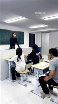 【调教视频】【Da猫】严厉女老师惩戒男同学 bf60264