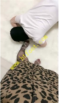 TL27979 琳达】来主人胯下犯贱吧63分钟