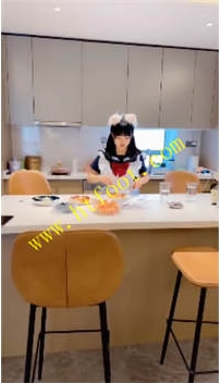 NNTL38181 美美子】可爱女仆伺候-踩狗爪桌底伺候骑马转胯闻鞋闻袜33分钟