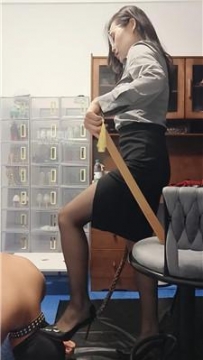 【调教视频】【诗恩大大】御姐S-抽耳光-虐乳-黑丝高跟踩 bf55478