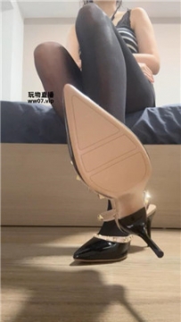 【第一视角】【玄葉】黑丝铆钉高跟鞋羞辱寸止挑鞋场    250423-35
