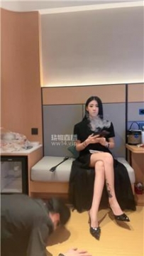 【调教视频】【苏御大人】高跟碾压踩-重度虐打【双视角版】  JS250914-31