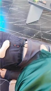 【调教视频】【情侣m到处开发】台球厅群调群虐【双视角版】 bf59944