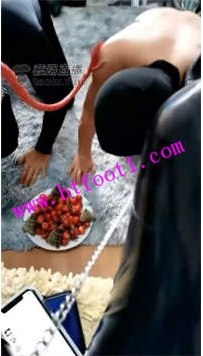 TL20469 乐爷S踩踏喂食深喉39分钟