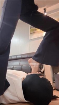 【调教视频】【思思】高跟鞋插嘴-掐乳 bf57780