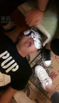 TL7818 梦二 贱狗儿子想舔素人闺蜜的帆布鞋
