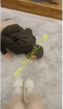 TL35022 囡囡 吃炸鸡调教贱狗21分钟