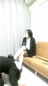 【调教视频】【琪琪殿下】皮鞋过膝白袜玩虐【双视角版】 JS250227-17