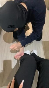 【调教视频】【云情】小白鞋白袜气味辱 JS250401-2