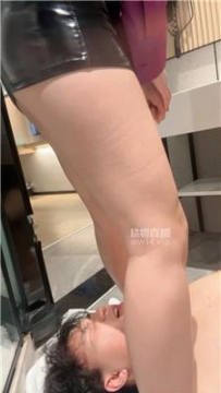 【调教视频】【幂幂大】坐脸窒息-玉足插嘴  JS250916-7