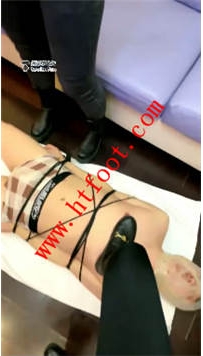 TL18324 凤爷S现实约课够双女王54分钟