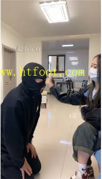 TL41050 精神小妹】多人连续耳光35分钟