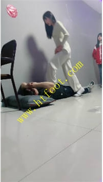 TL35765 与精神小妹的那些事】群踩第二谈34分钟