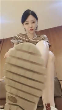 【第一视角】【水蜜樱桃】鞋底羞辱绿帽男友    250818-24