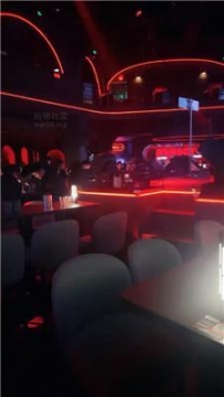 【调教视频】【南月女神】SM主题酒吧公开调奴 bf50582
